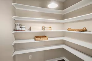 2800 Stratford Dr, Greensboro, NC 27408 - Photo 13