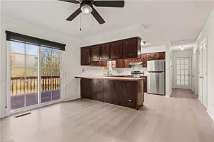 3226 Derby Cir, High Point, NC 27265 - Photo 11