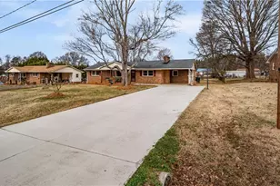 275 Cliffwood Dr, Kernersville, NC 27284 - Photo 37