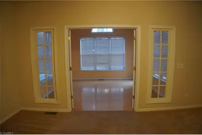 4324 Clovelly Drive, Greensboro, NC 27407 - Photo 15