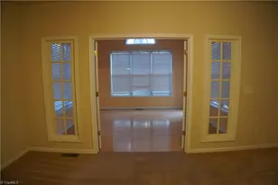 4324 Clovelly Dr, Greensboro, NC 27407 - Photo 15