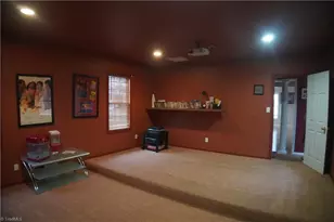 4324 Clovelly Dr, Greensboro, NC 27407 - Photo 9