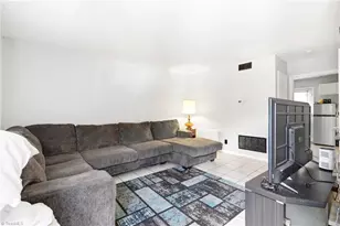 309 Vineyard Park Ct, Winston-Salem, NC 27104 - Photo 3