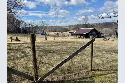 2098 Park Drive, Mount Airy, NC 27030 - Photo 5