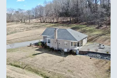 2098 Park Drive, Mount Airy, NC 27030 - Photo 9