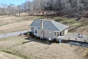 2098 Park Dr, Mount Airy, NC 27030 - Photo 9