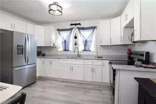 218 W Washington St, Mayodan, NC 27027 - Photo 13