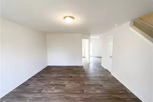 1942 Briar Run Dr, Greensboro, NC 27405 - Photo 3