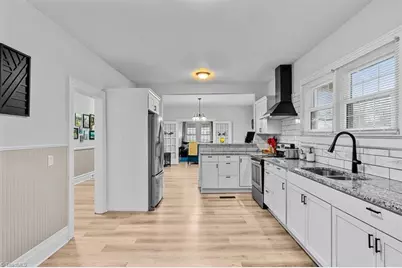 404 Lexington Avenue, Thomasville, NC 27360 - Photo 9