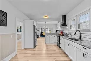 404 Lexington Ave, Thomasville, NC 27360 - Photo 9