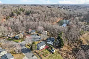 7300 Silverwood Ct, Greensboro, NC 27410 - Photo 37