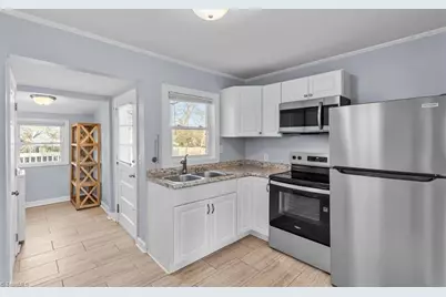 1101 Hickory Avenue, Greensboro, NC 27405 - Photo 9