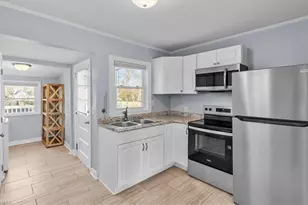 1101 Hickory Ave, Greensboro, NC 27405 - Photo 9