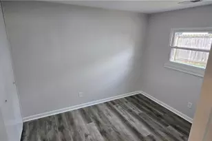 305 Spicewood Dr, Greensboro, NC 27405 - Photo 17