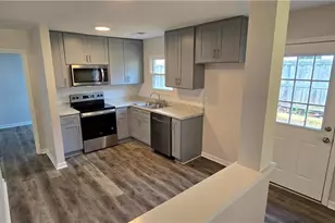 305 Spicewood Dr, Greensboro, NC 27405 - Photo 9