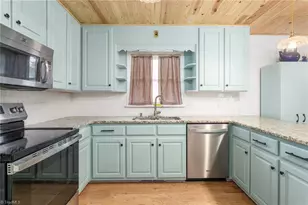 943 Maurine Dr, Asheboro, NC 27205 - Photo 9