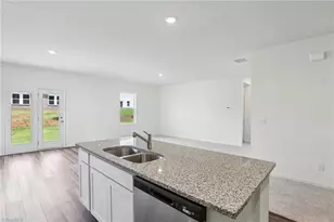 948 Riverbank Dr, Kernersville, NC 27284 - Photo 5