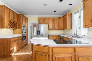 3906 Badenridge Ct, Greensboro, NC 27407 - Photo 7