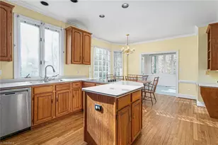 3906 Badenridge Ct, Greensboro, NC 27407 - Photo 5