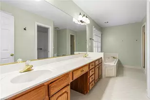 3906 Badenridge Ct, Greensboro, NC 27407 - Photo 29