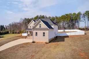 7507 Bentridge Forest Dr, Kernersville, NC 27284 - Photo 3