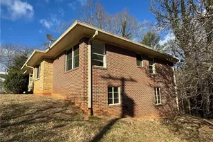 340 Hillcrest Dr, Elkin, NC 28621 - Photo 3