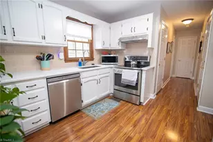 129 Sunset Ct, Winston-Salem, NC 27107 - Photo 9