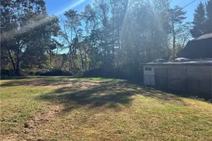 263 Badgett Ave, Mount Airy, NC 27030 - Photo 13