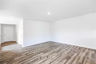 252 Plumtree Ct, King, NC 27021 - Photo 9