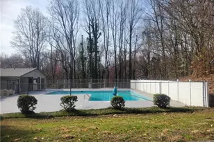 2200 Sunderland Rd, Winston-Salem, NC 27103 - Photo 3