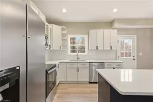 3546 Riverside Dr, Greensboro, NC 27406 - Photo 9