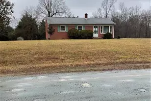 942 Boone Valley Rd, Whitsett, NC 27377 - Photo 5