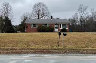 942 Boone Valley Rd, Whitsett, NC 27377 - Photo 3