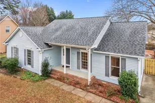 6721 River Hills Dr, Greensboro, NC 27410 - Photo 3