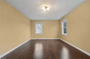 6721 River Hills Dr, Greensboro, NC 27410 - Photo 29