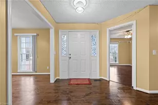 6721 River Hills Dr, Greensboro, NC 27410 - Photo 17