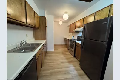 1524 Benjamin Parkway #D, Greensboro, NC 27408 - Photo 3