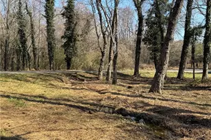 320 W King St, King, NC 27021 - Photo 23