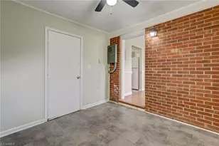 2202 Willow Rd, Greensboro, NC 27406 - Photo 11