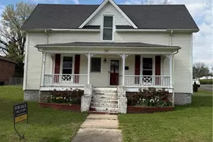 302 Spring St, Mount Airy, NC 27030 - Photo 3