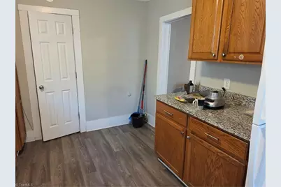 15 College Street, Thomasville, NC 27360 - Photo 3