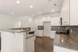 3518 Pebblestone Ln, High Point, NC 27265 - Photo 13