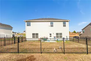 573 Mahogany Dr, Thomasville, NC 27360 - Photo 37