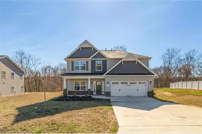 573 Mahogany Drive, Thomasville, NC 27360 - Photo 3