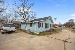 818 Tucker St, Burlington, NC 27215 - Photo 11