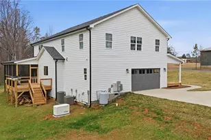 1140 Shelton Rd, Yadkinville, NC 27055 - Photo 7