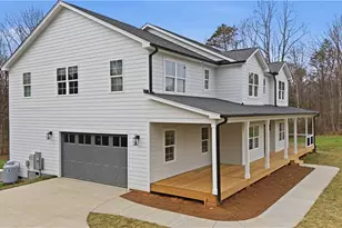 1140 Shelton Rd, Yadkinville, NC 27055 - Photo 5