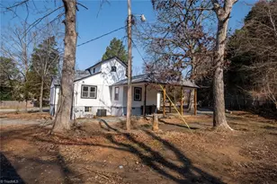 1916 New Garden Rd, Greensboro, NC 27410 - Photo 7