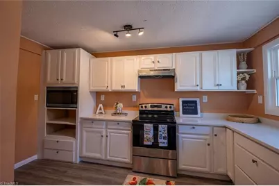 1916 New Garden Road, Greensboro, NC 27410 - Photo 17