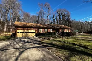 3806 Bentbrook Dr, High Point, NC 27265 - Photo 3